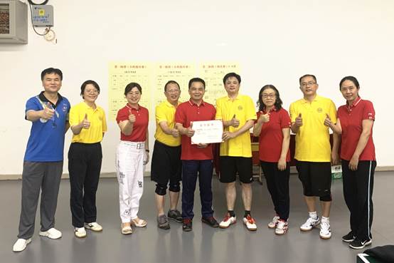 说明: D:\Safira 工作文件夹\宣传(院网)\2021-04-17 工会乒乓球赛\合影_副本.jpg